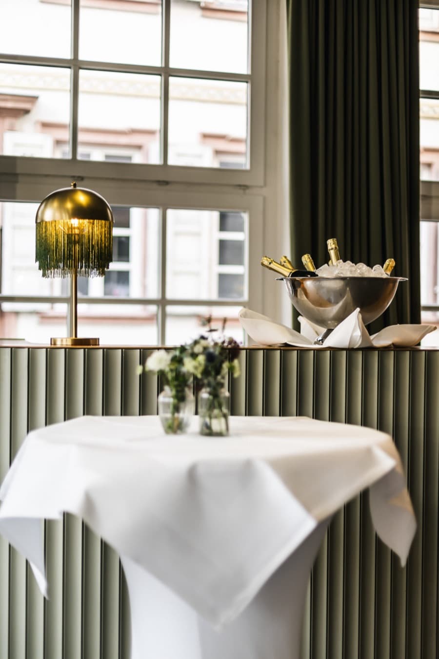 Champagner auf Eis an der Foyer-Bar